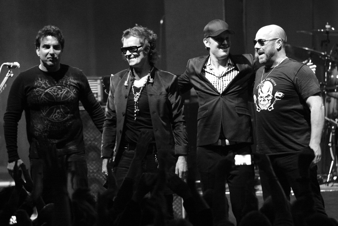 BLACK COUNTRY COMMUNION picture