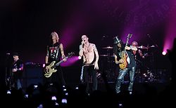 VELVET REVOLVER picture