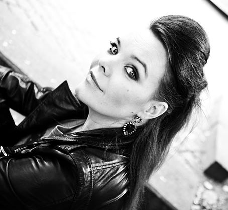 ANETTE OLZON picture