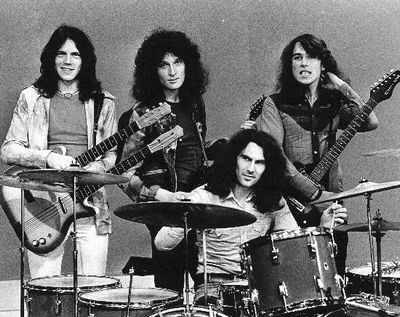 GOLDEN EARRING picture